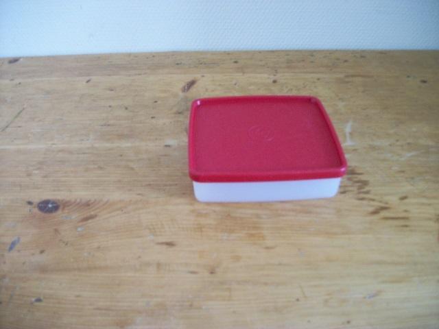 Tupperware Diepvries stapel Bakje ( rood deksel ), Ophalen of Verzenden, Gebruikt, Rood, Bak of Kom
