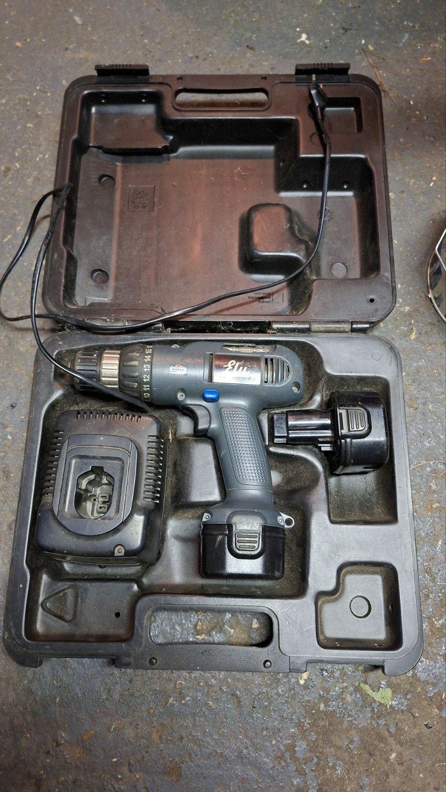 Elu BSA 33 Accuboormachine 9.6V met lader en koffer, Gebruikt, Variabele snelheid, Ophalen of Verzenden, Boor- en Schroefmachine