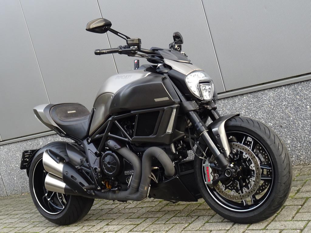 Ducati DIAVEL TITANIUM (bj 2016), Motoren, 1198 cc, Bedrijf, Naked bike