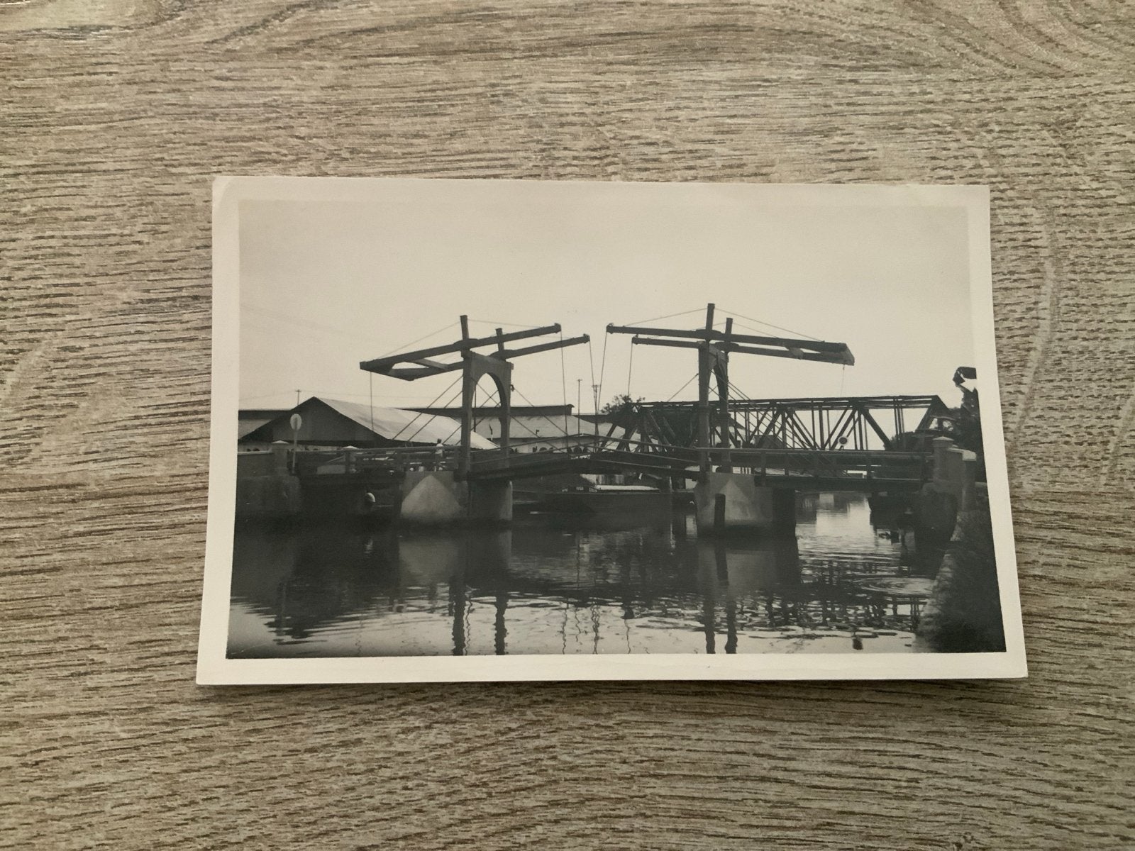 Iconische Houten Ophaalbrug Batavia (Jembatan Kota Intan), Ophalen of Verzenden, Voor 1940, Gebruikt, Overige onderwerpen