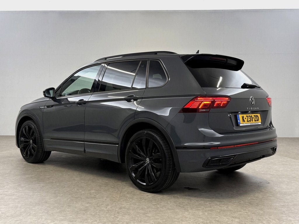 Volkswagen Tiguan 1.5 TSI R-Line Dolphin Grey | Black Style, Auto's, Volkswagen, 1441 kg, Euro 6, 4 cilinders, 150 pk