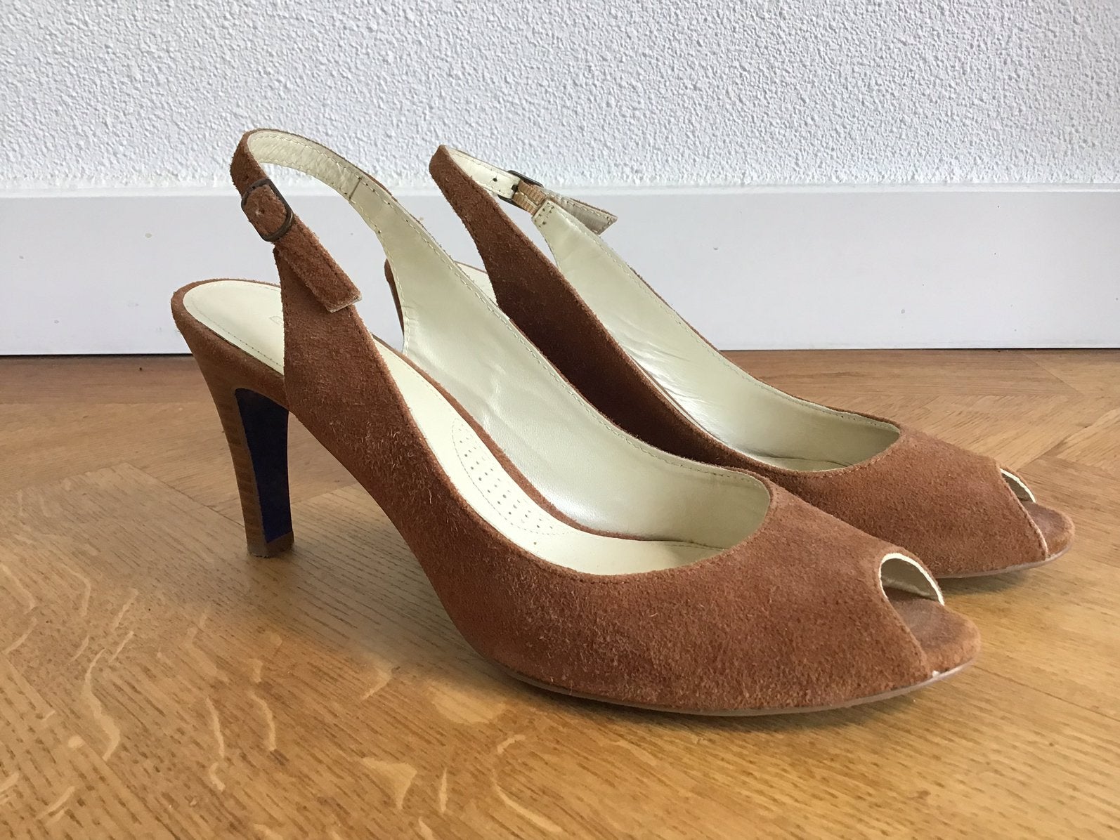 Gant peeptoes met slingback, bruin suede, maat 39, Kleding | Dames, Ophalen, Zo goed als nieuw, Bruin