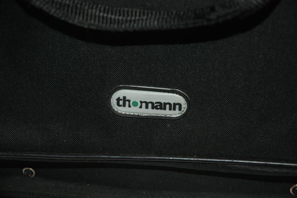 Thomann 19 inch flightcase hardfoam 2 eenheden  <26260807>, Gebruikt, Thomann, ., Drums of Percussie