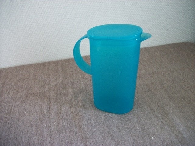Tupperware Schenkkannetje ( 500 ml, groen ), Ophalen of Verzenden, Gebruikt, Groen, Beker of Kan