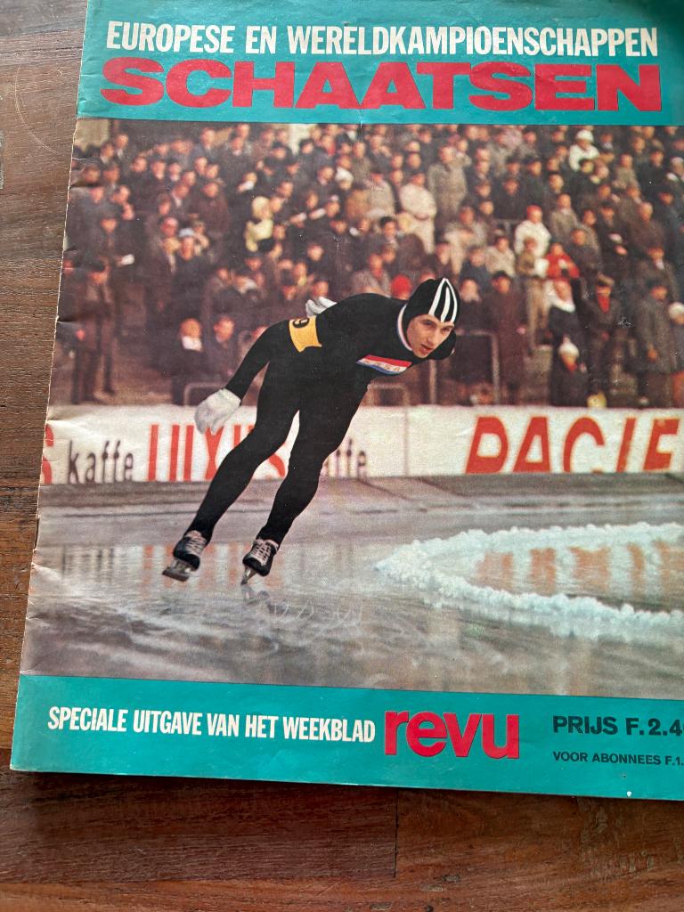 Tijdschrift REVU 60 er jaren Schaatsen, Verzamelen, Tijdschriften, Kranten en Knipsels, Ophalen of Verzenden, 1980 tot heden, Tijdschrift