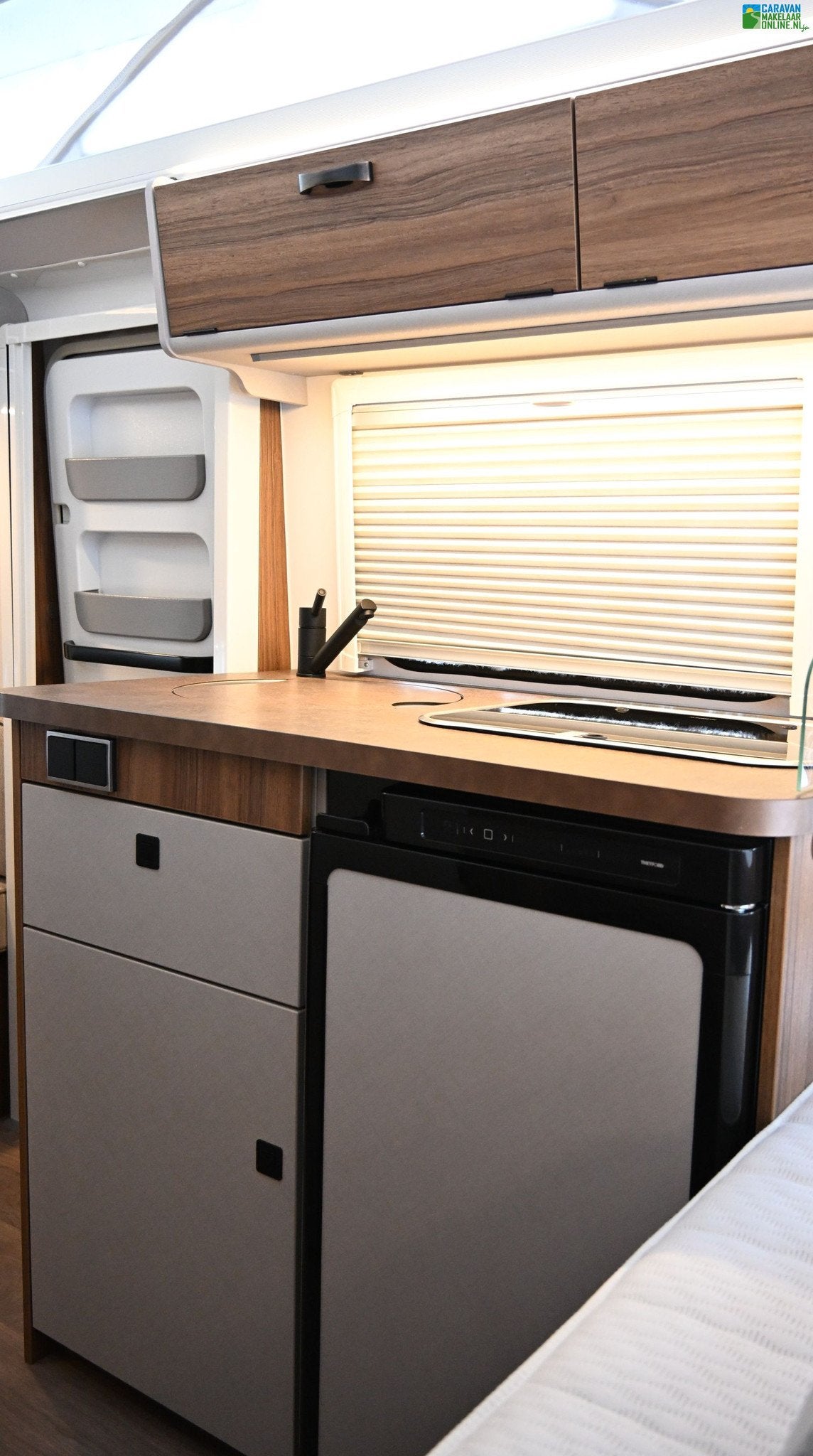 Foto 12 van Eriba Touring Triton 430 Mover Cass.luifel Boiler COMPLEET!
