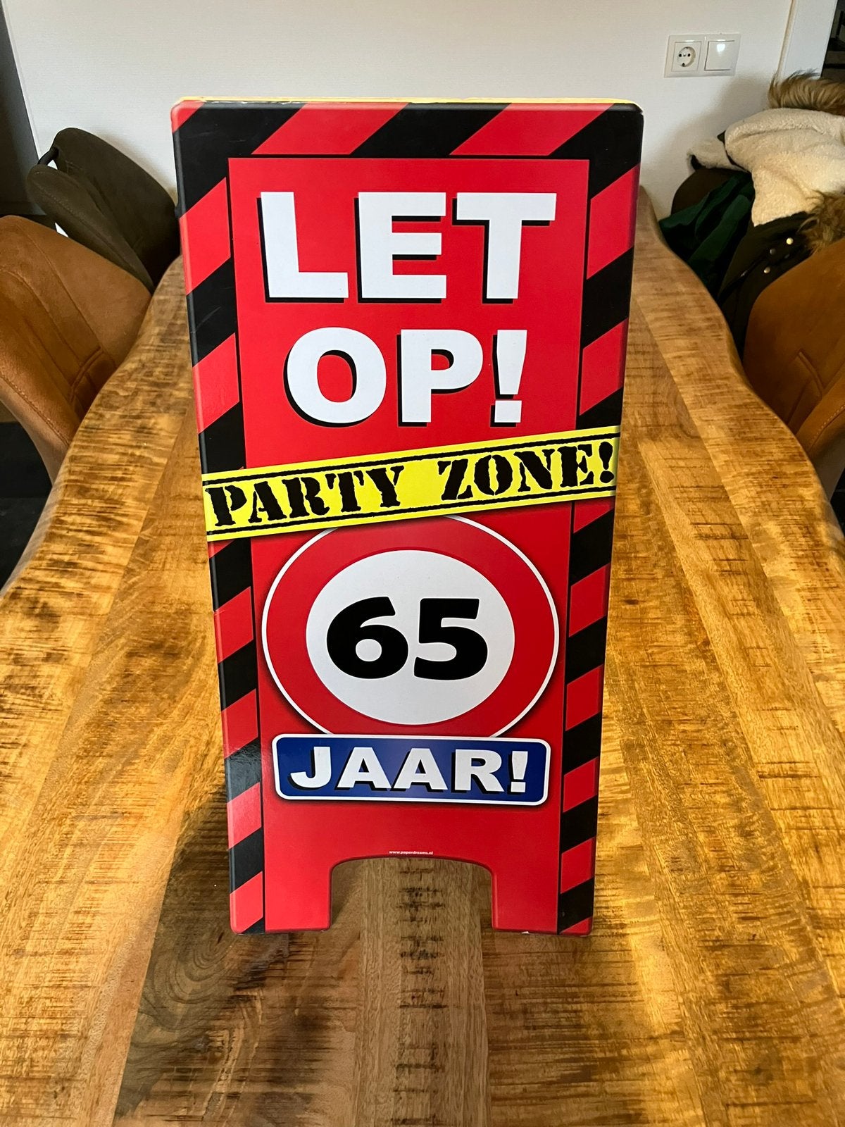 Bord 65 jaar, Hobby en Vrije tijd, Ophalen of Verzenden, Gebruikt, Versiering, Verjaardag