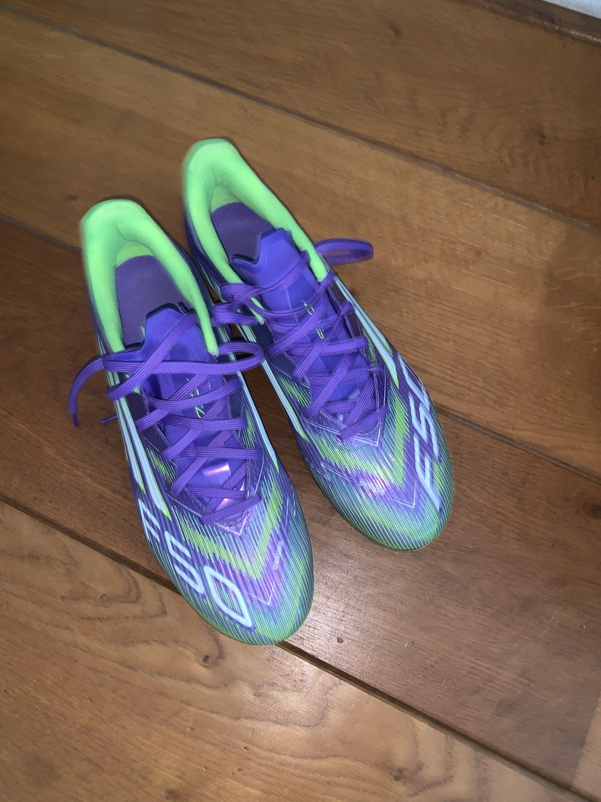 Adidas F50 Voetbalschoenen - Paars/Groen maat 42, Ophalen of Verzenden, Zo goed als nieuw, Schoenen