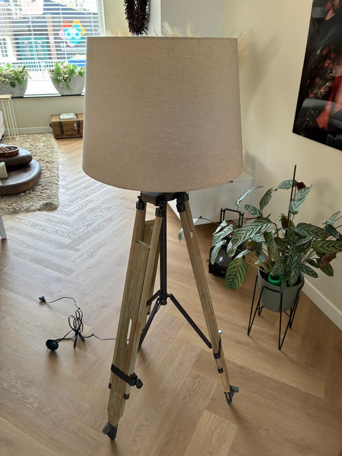 Riviera Maison wooden Tripod vloerlamp incl linnen kap, Ophalen, Zo goed als nieuw, E27 (groot), 150 tot 200 cm