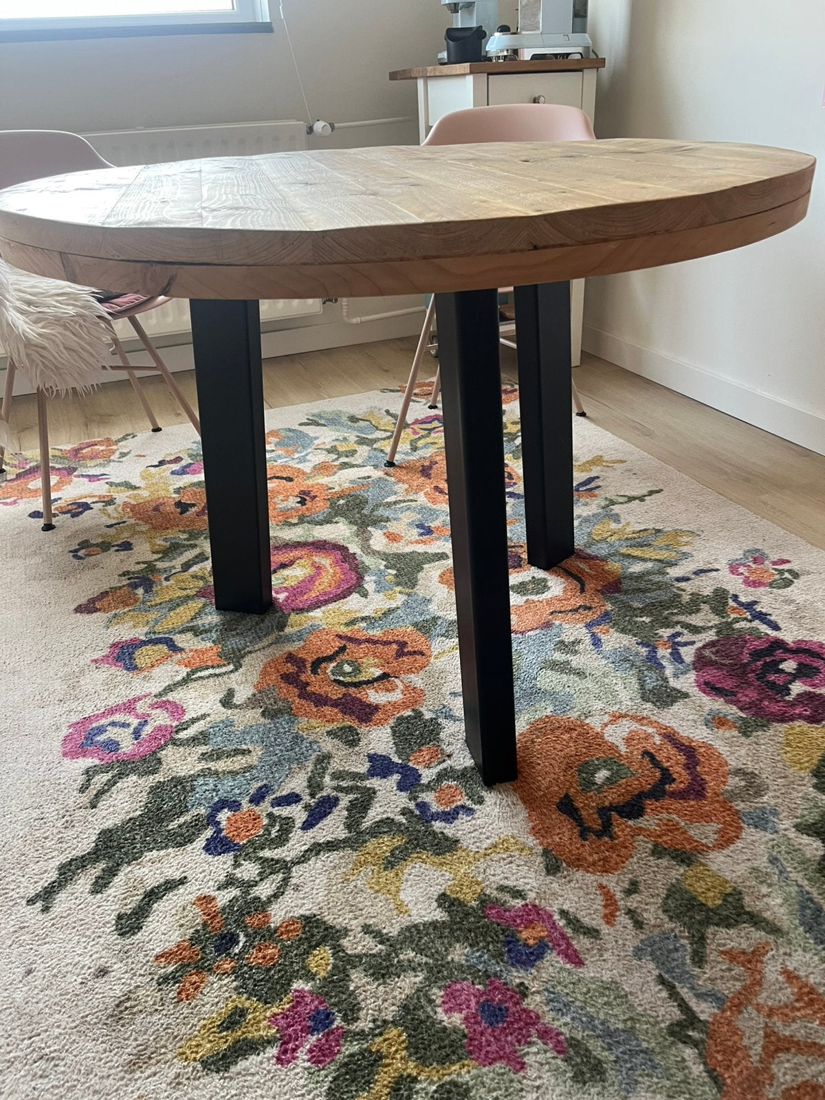 Ronde robuuste eikenhouten tafel., Ophalen, Zo goed als nieuw