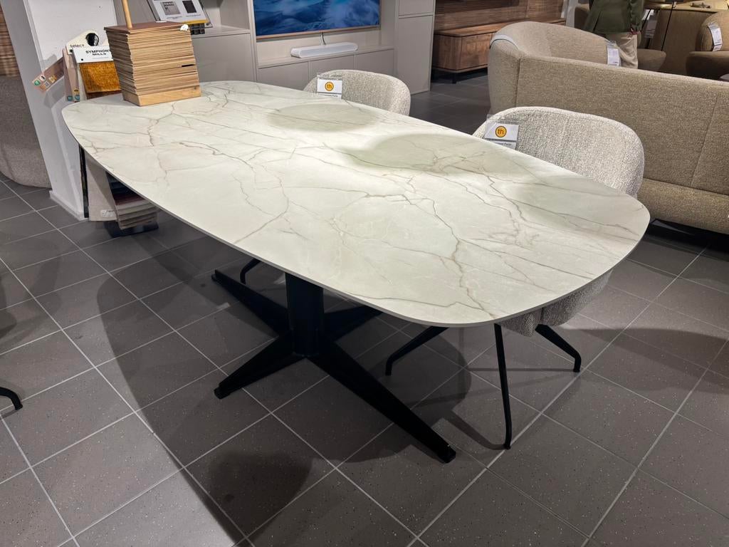 Eettafel Kaja Trendhopper, Huis en Inrichting, Ophalen, 200 cm of meer, 50 tot 100 cm, Zo goed als nieuw