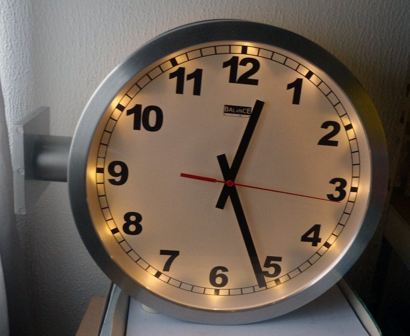 Grote BALANCE KLOK, met verlichting erin. 40 cm., Analoog, Ophalen of Verzenden, Zo goed als nieuw, Modern