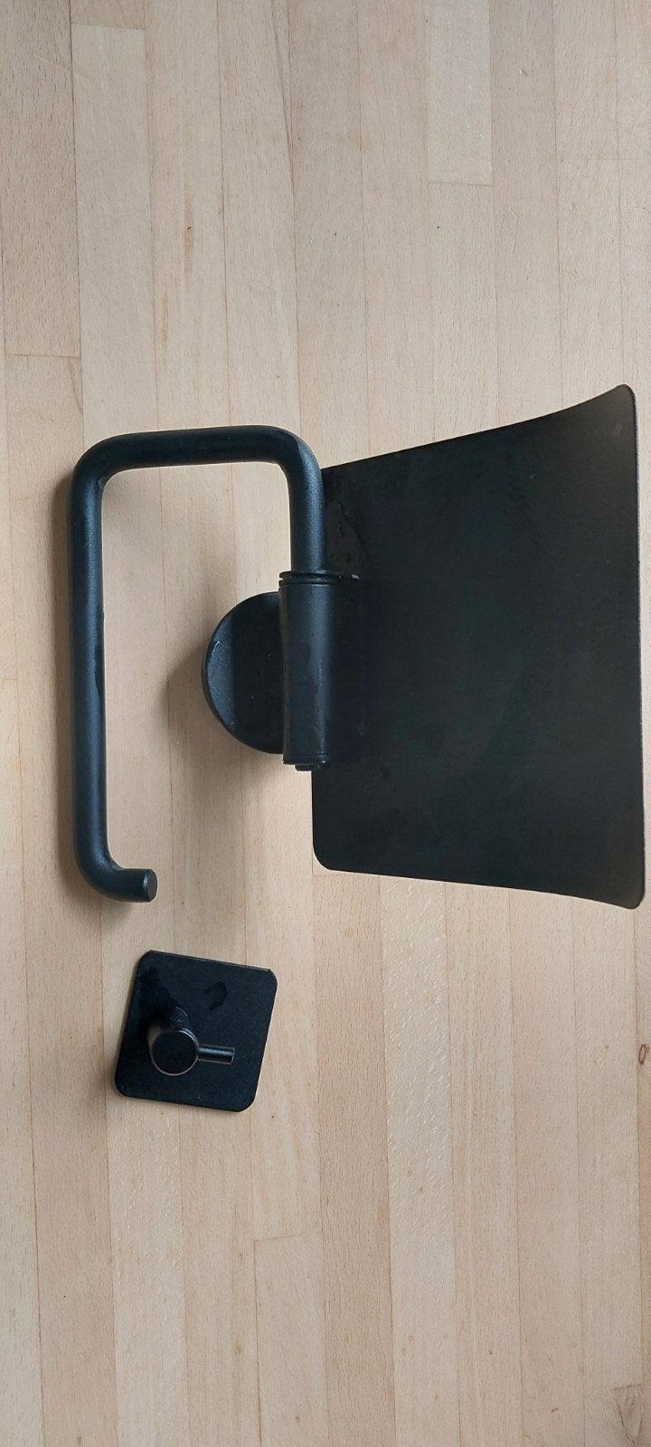 Zwarte toiletrolhouder met haak, Ophalen, Zo goed als nieuw