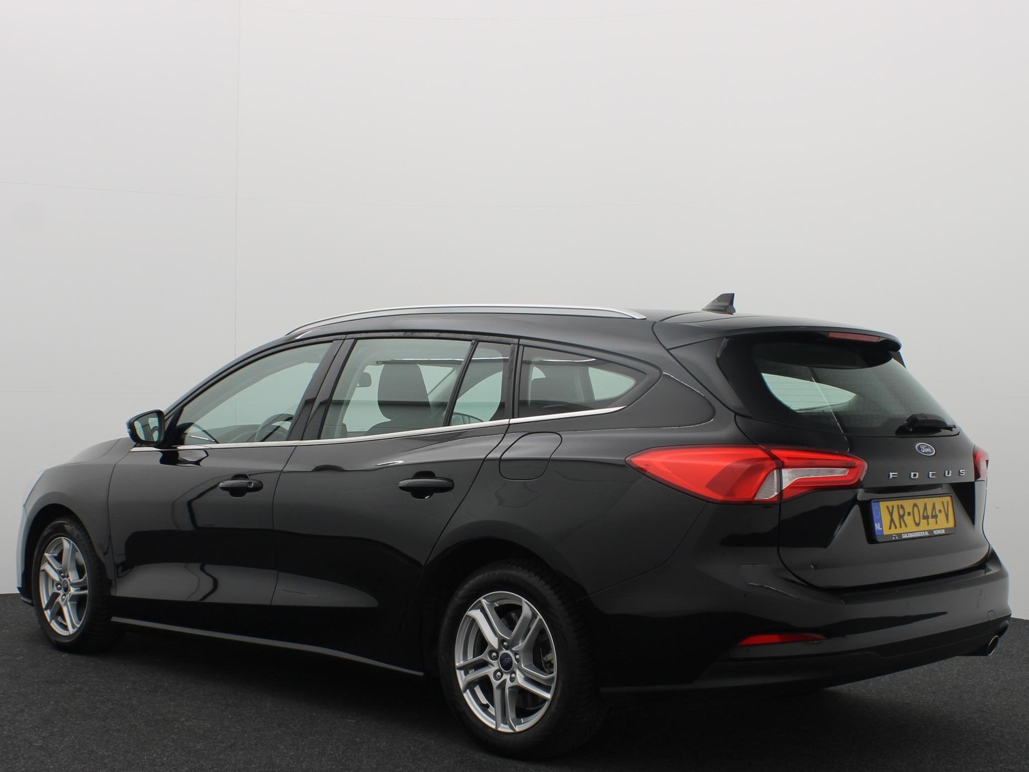 Ford Focus Wagon 1.5 EcoBlue Trend Edition Business CARPLAY, Stof, Gebruikt, Euro 6, 4 cilinders