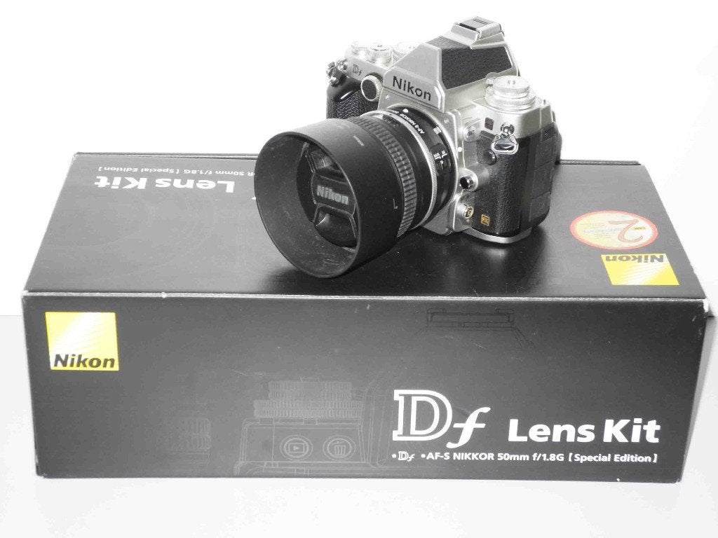 Nikon Df kit met speciaal classic edition 50mm lens, Spiegelreflex, Ophalen of Verzenden, Zo goed als nieuw, Nikon