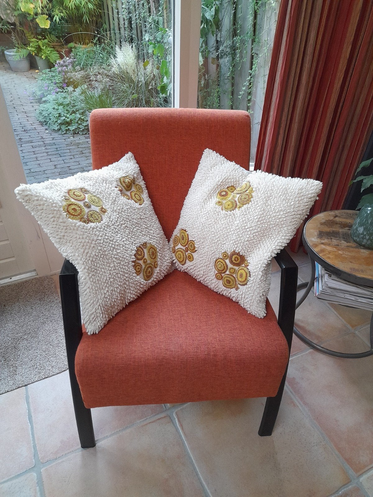 2 prachtige fairtrade kussens, Huis en Inrichting, Banken | Sofa's en Chaises Longues, Ophalen, Zo goed als nieuw, Eenpersoons
