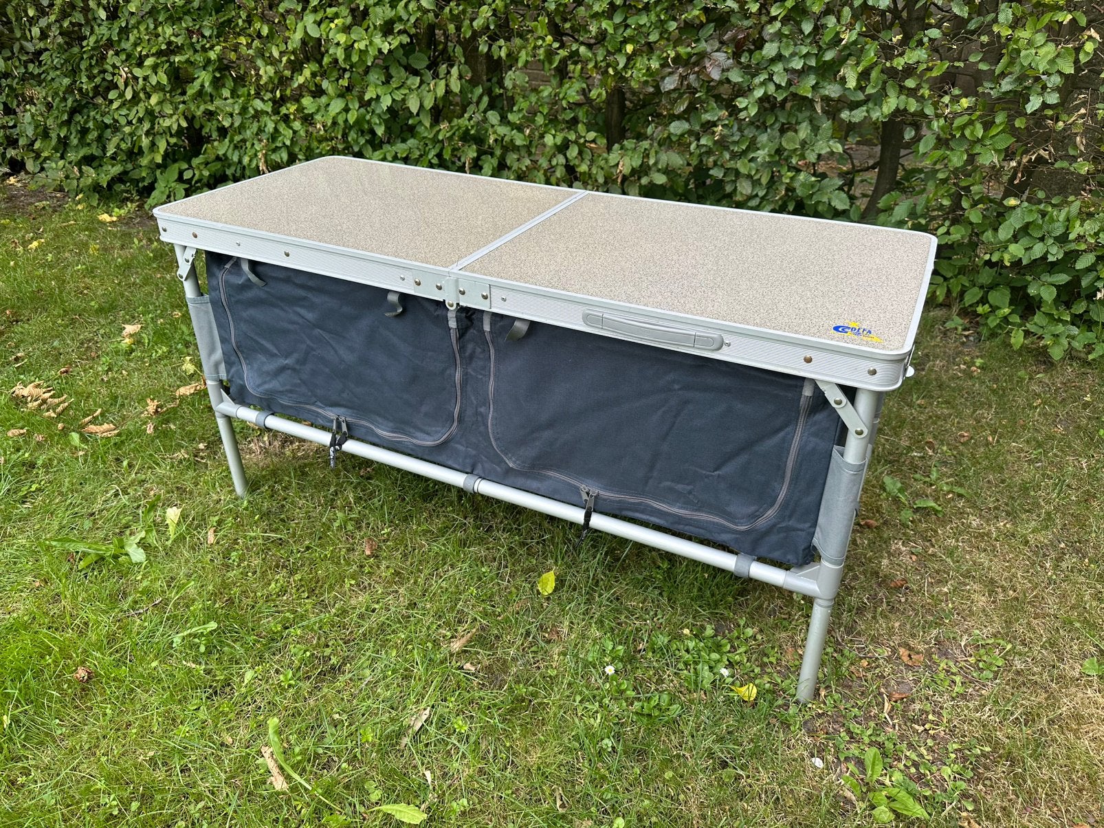 Vouwbaar kampeerkastje, Ophalen, Zo goed als nieuw, Campingkast