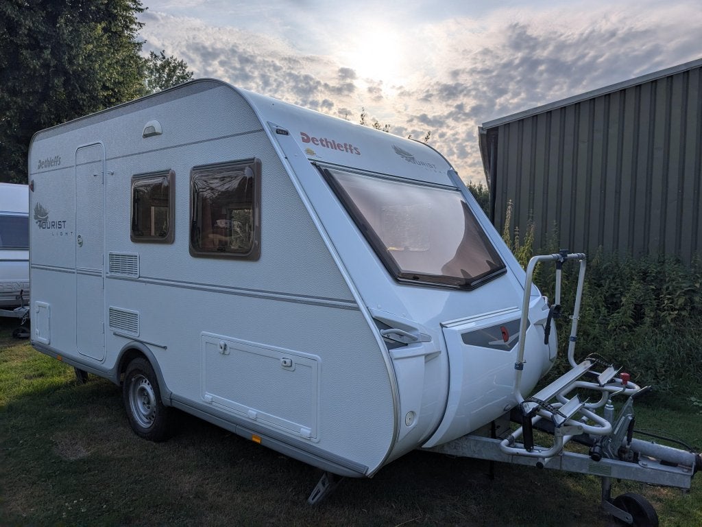 Dethleffs TOURIST LIGHT 420, Bedrijf, Treinzit, Schokbreker, Dwarsbed