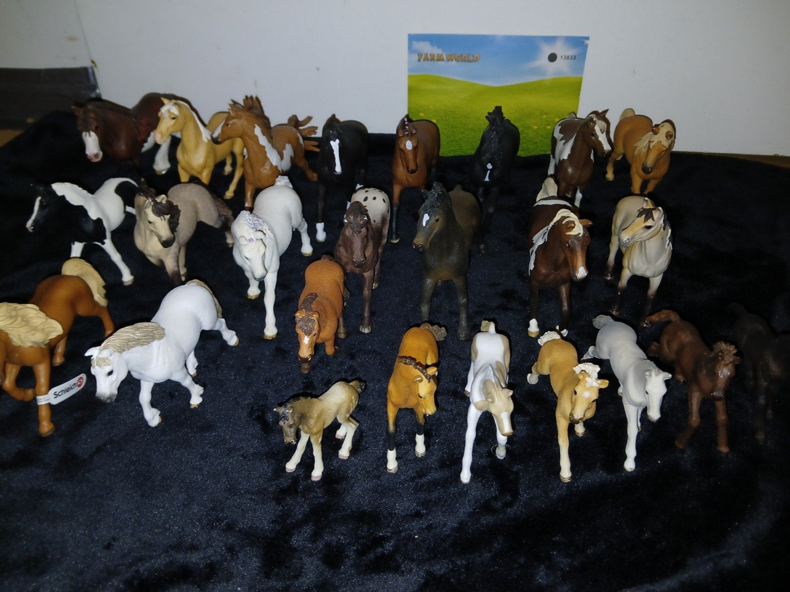 groot aantal schleich paarden (~50) + stalletje, Ophalen, Zo goed als nieuw