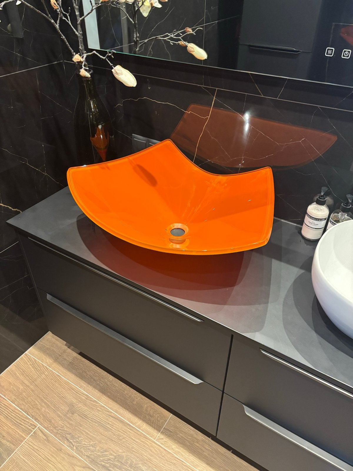 Oranje glazen waskom - Modern en stijlvol, Ophalen, Zo goed als nieuw, Glas, Wastafel