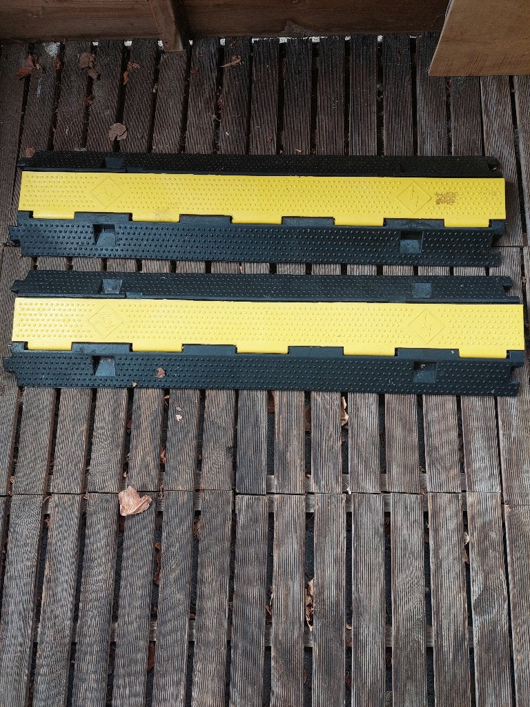 Kabelbrug 2 stuks, Doe-het-zelf en Verbouw, Ophalen, Zo goed als nieuw, Overige typen