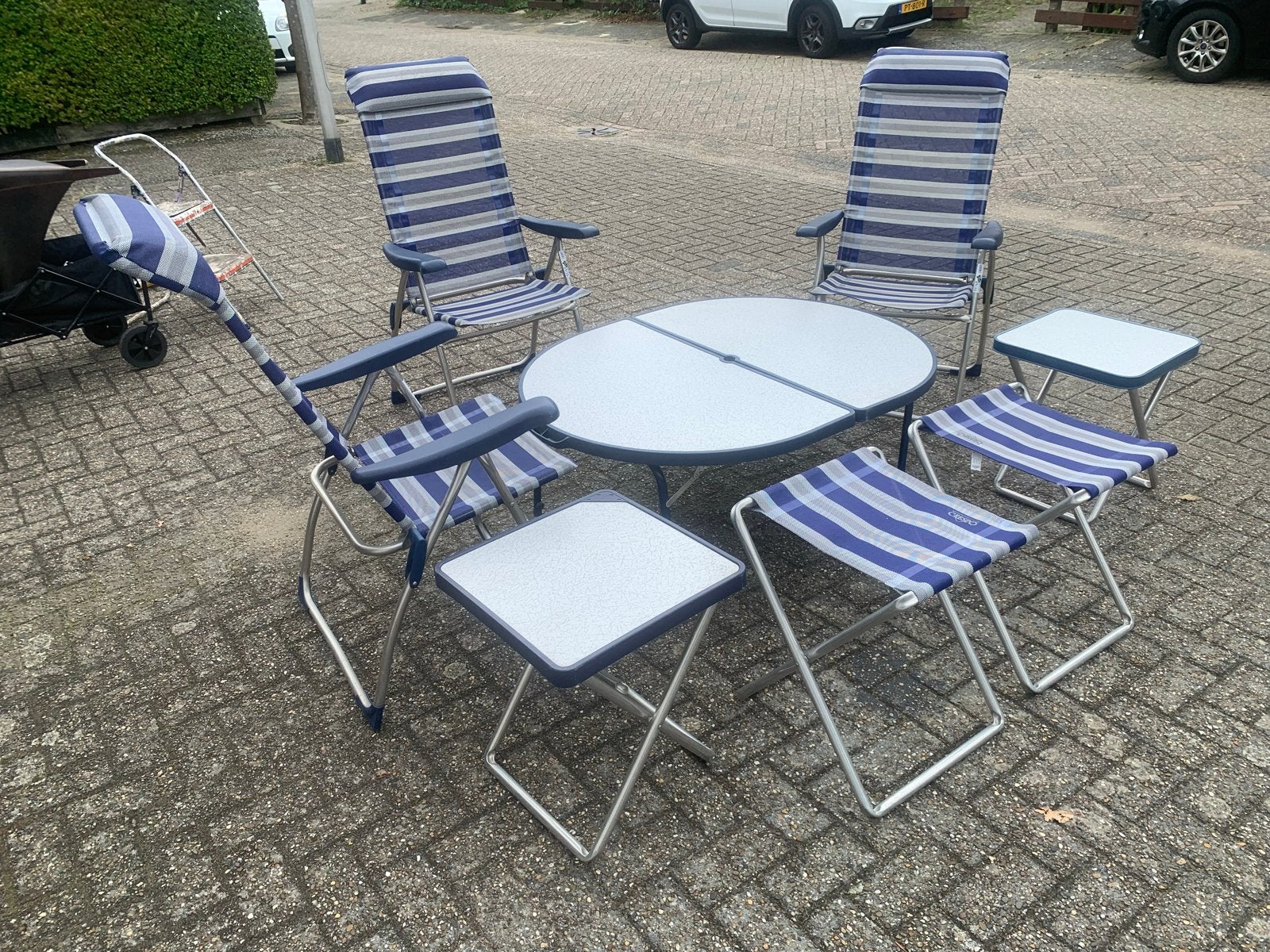 Complete Tuinset: 3/4 Stoelen, Eettafel, Bijzettafels, Voete, Ophalen, 4 zitplaatsen, Gebruikt, Stoel
