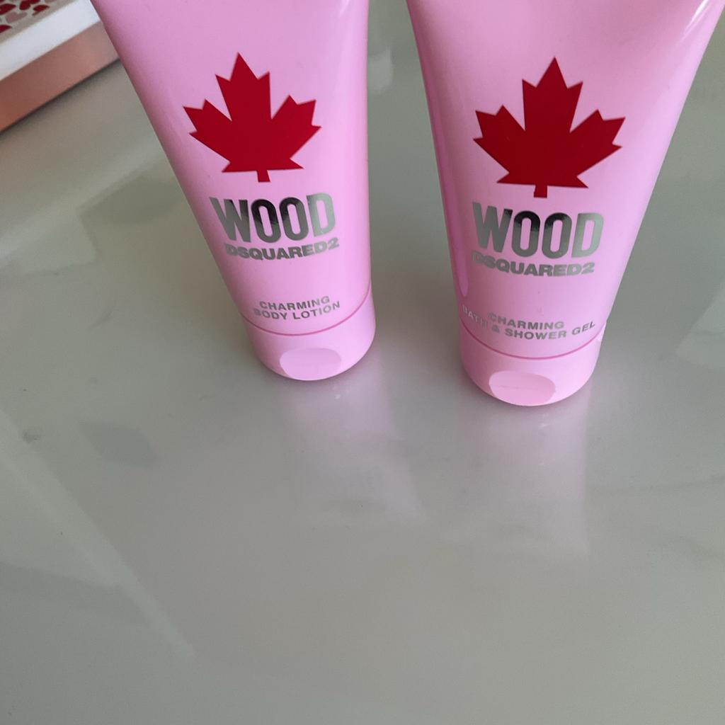 Dsquared2 Wood Charming Body Lotion & Bath & Shower Gel, Ophalen of Verzenden, Nieuw, Bad & Douche