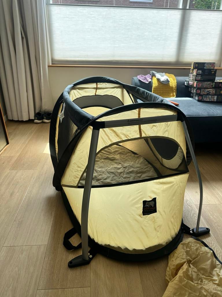 Deryan peuterbox/campingbed. Ideaal voor op de camping, Ophalen, Zo goed als nieuw