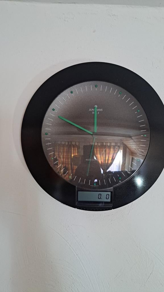 Junghans Radio Controlled Wandklok met Digitale Display, Ophalen of Verzenden, Gebruikt, Analoog, Wandklok
