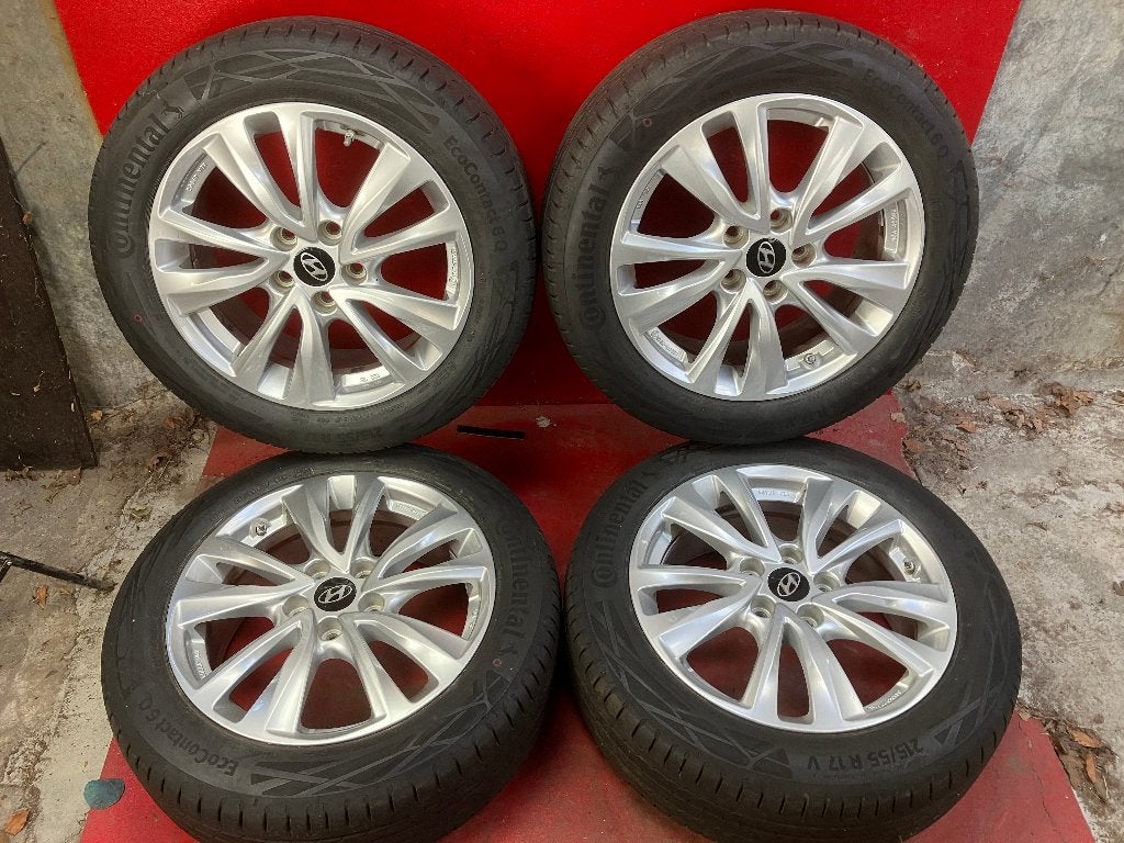 Lichtmetalen velgen Hyundai Kona 215/55R17 Continental, Auto-onderdelen, Banden en Velgen, ., Banden en Velgen, 17 inch, Ophalen of Verzenden