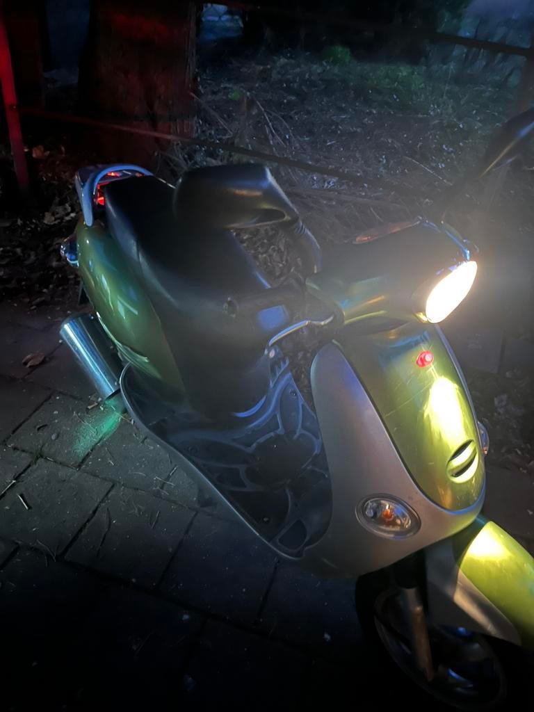Kymco yup50 scooter, Fietsen en Brommers, Scooters | Kymco, Ophalen of Verzenden, Zo goed als nieuw, Benzine, Overige modellen