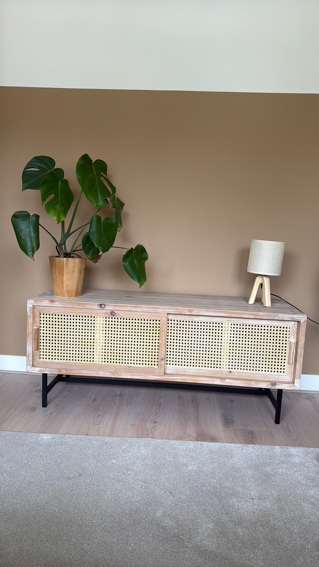 Tv meubel/dressoir rotan, hout, Ophalen, Overige materialen, 100 tot 150 cm, Zo goed als nieuw
