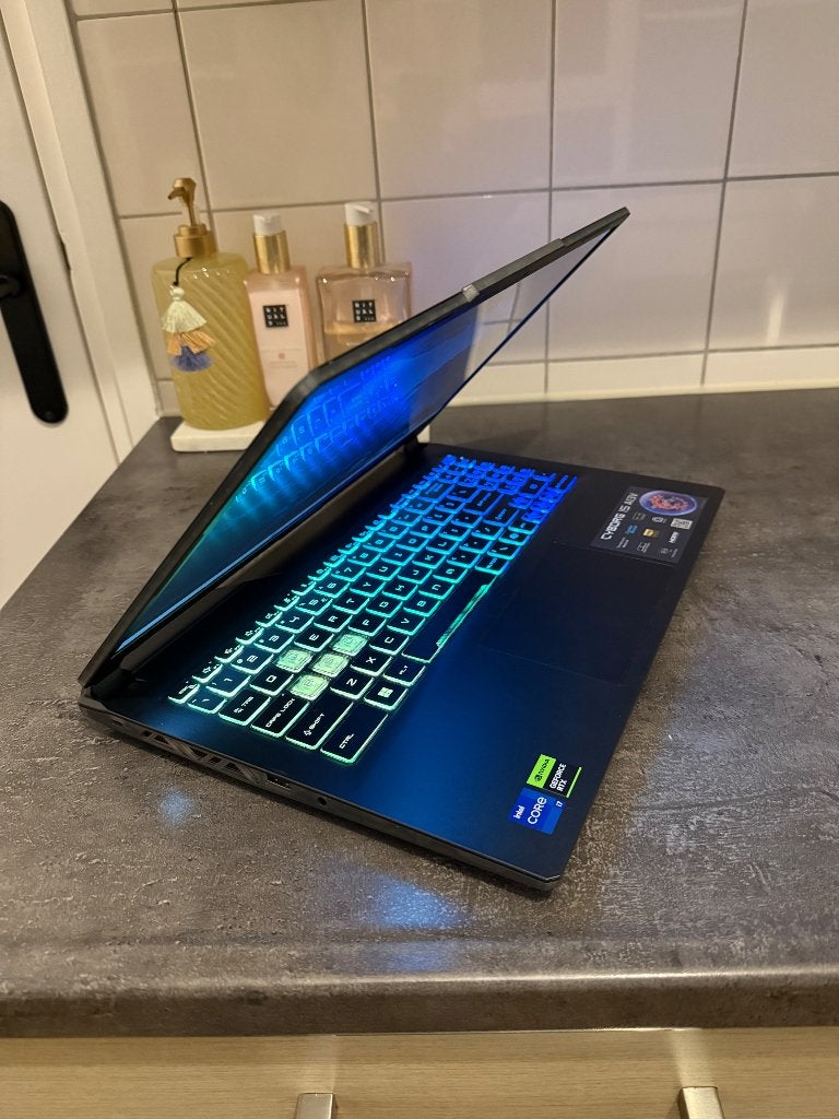 Foto 4 van MSI Game Laptop | RTX 4060 | i7-13620H | 16GB