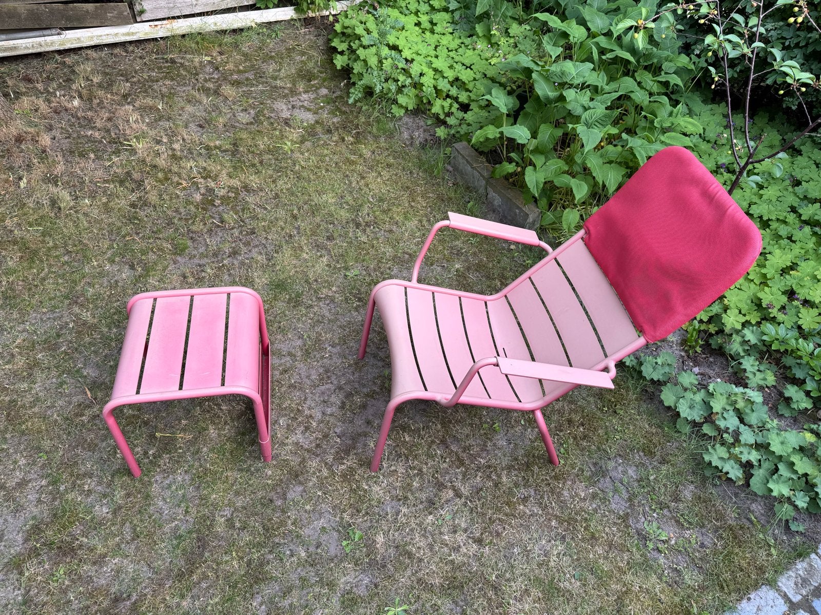 Fermob Luxembourg tuinstoel roze met hoofdkussen, Ophalen of Verzenden, Gebruikt