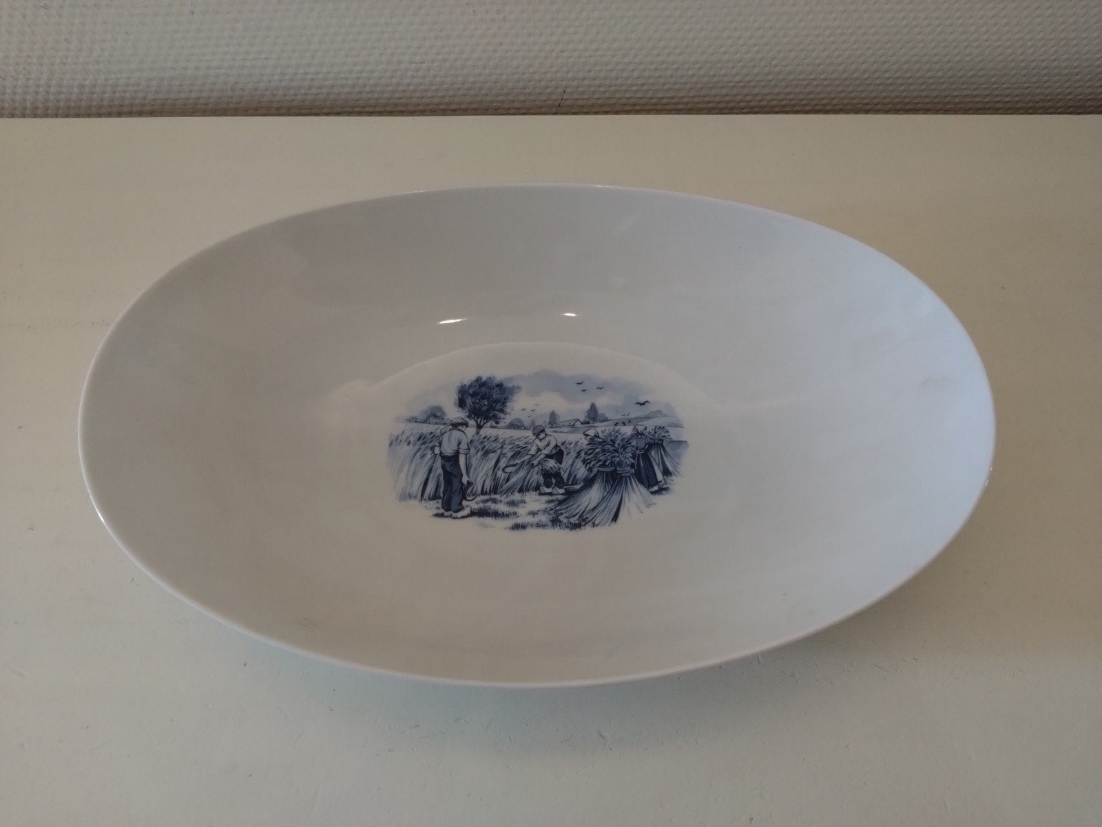 Ovale schaal met Hollands tafereel, Antiek en Kunst, Ophalen of Verzenden