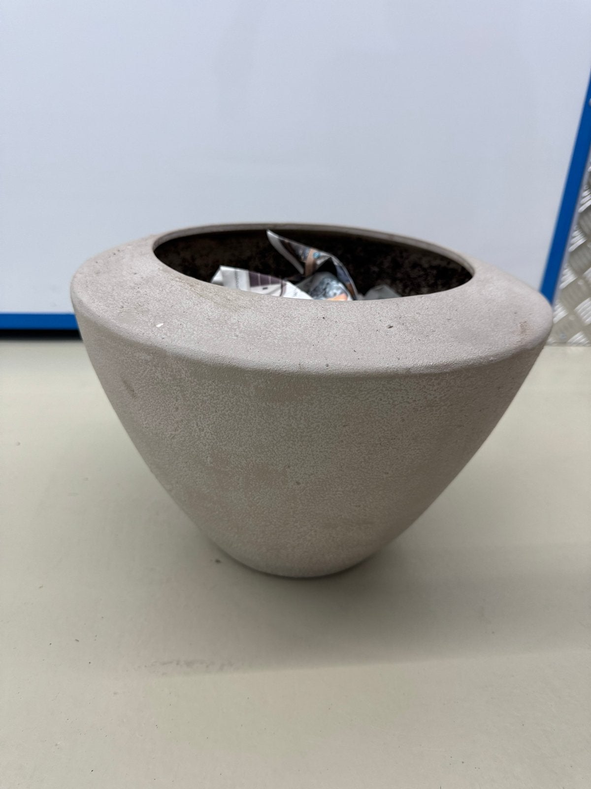 Grote handmade bloempot, taupe, 33 cm doorsnee, voor binnen, Overige materialen, Rond, Binnen, Zo goed als nieuw