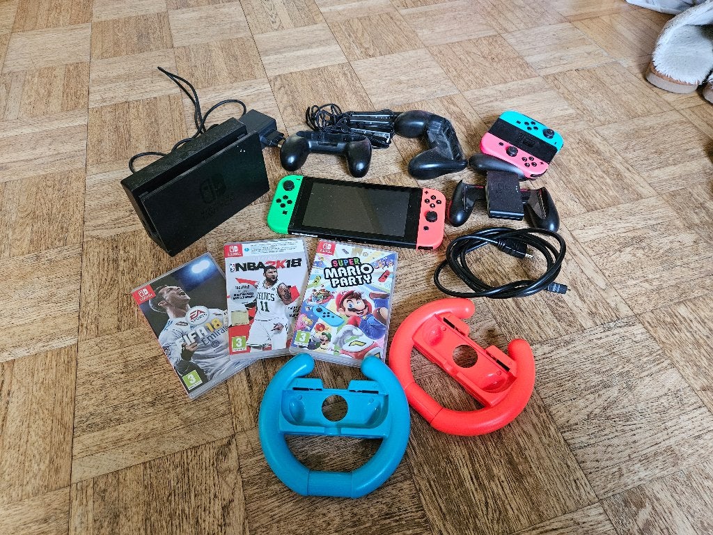 Nintendo Switch 1 - 4 joycons - 3 games, Ophalen, Switch Original, Met 3 controllers of meer, Gebruikt