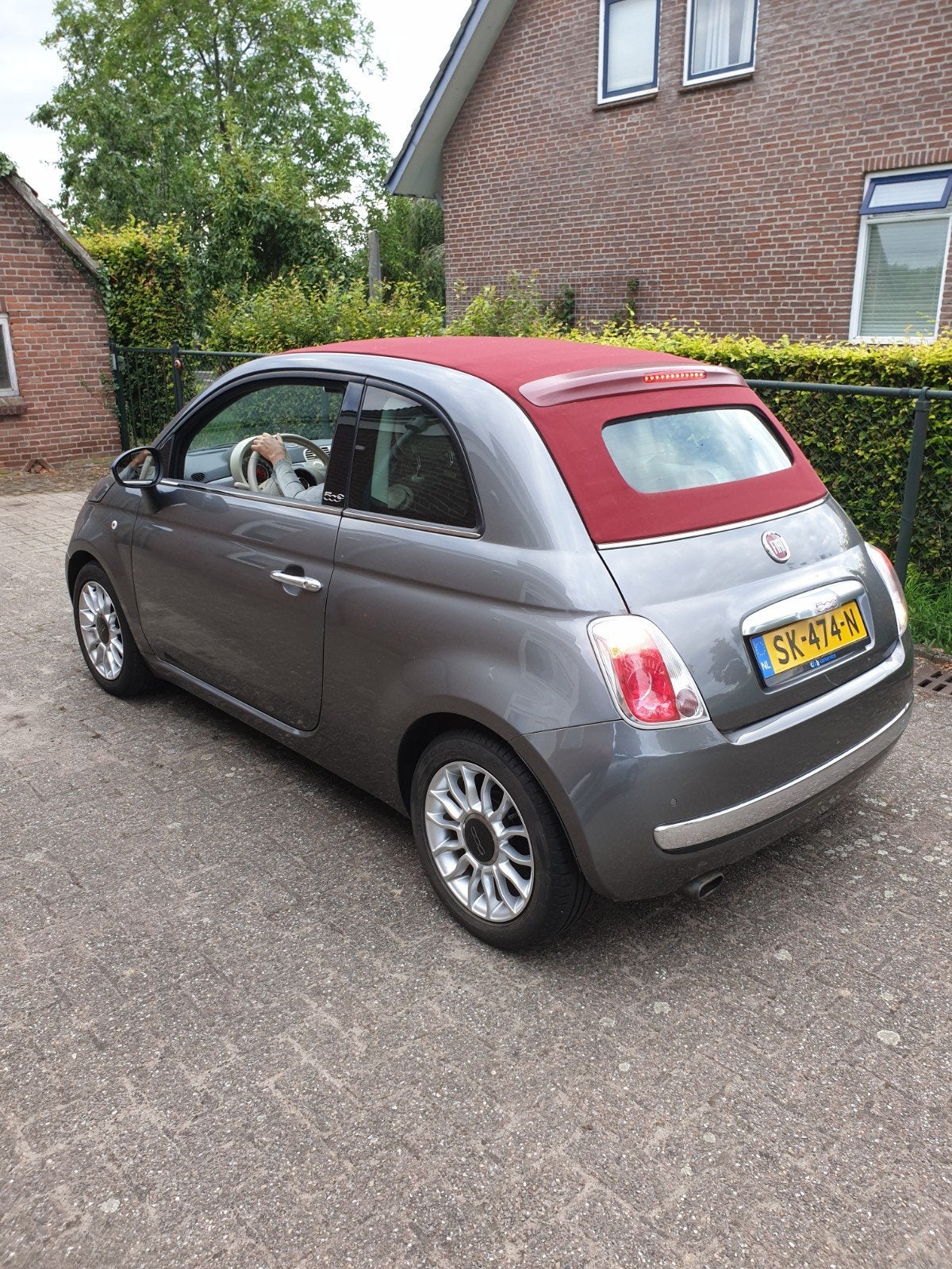 Fiat 500 1.2 Cabrio 2014 Donkergrijs Metallic, Auto's, Voorwielaandrijving, Parkeersensor, 4 cilinders, Cabriolet