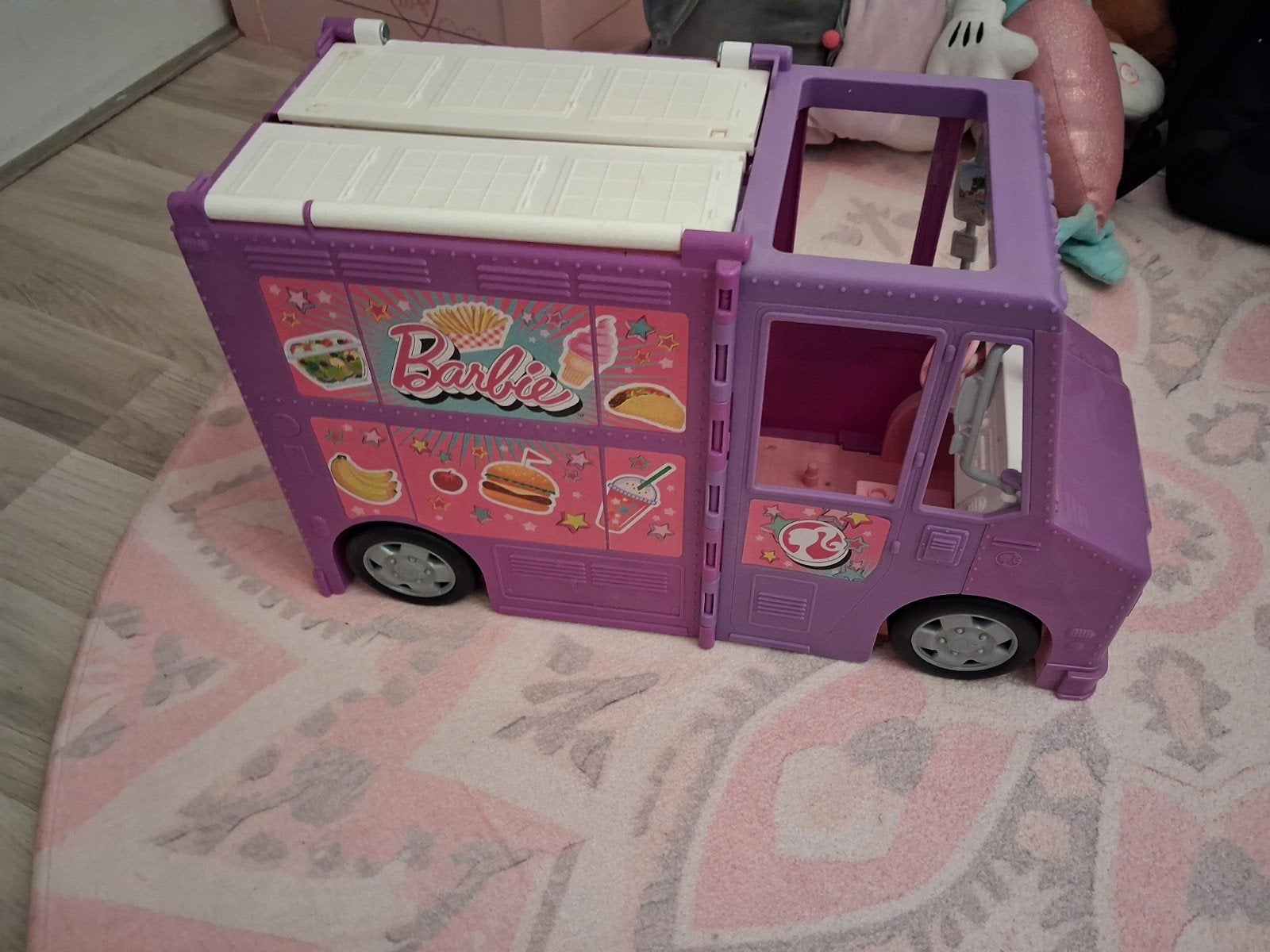 Barbie Food Truck met Keuken - Speelplezier gegarandeerd!, Ophalen, Gebruikt, Meisje