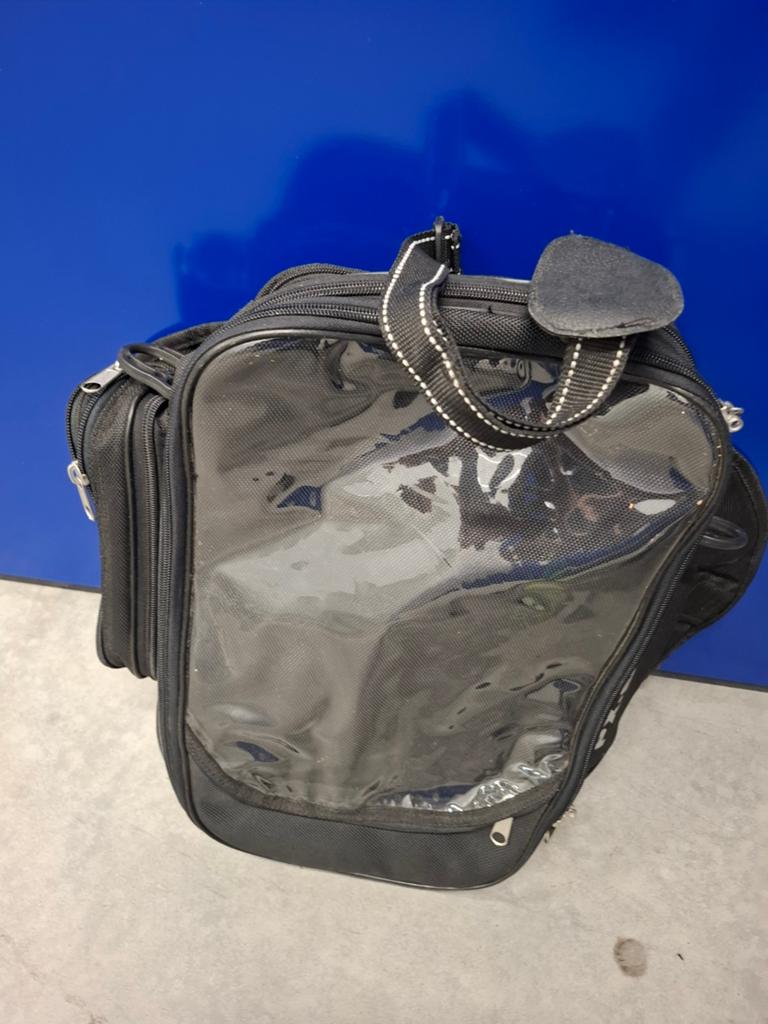 Zgan Tanktas met sterke magneten, Ophalen