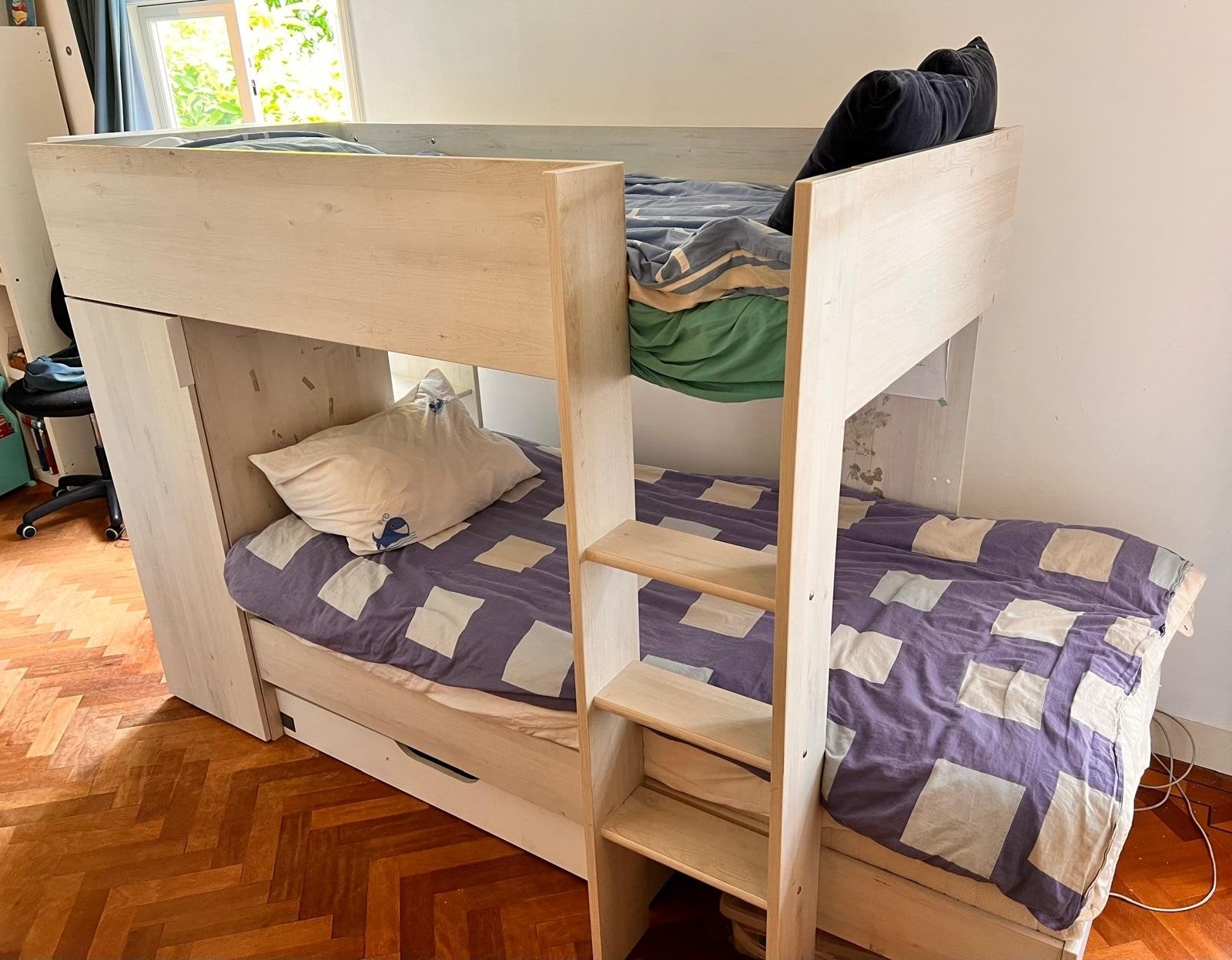Stapelbed Brooklyn met kast en opberglades, Ophalen, 90 cm, Eenpersoons, 160 tot 180 cm