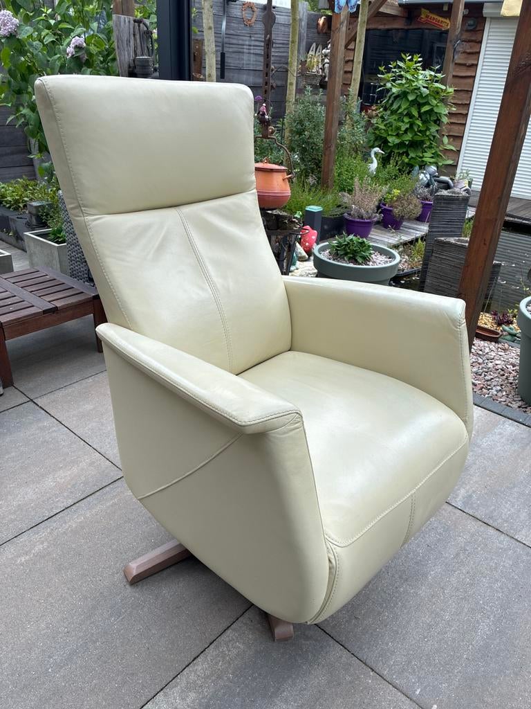 Prominent Relax fauteuil van beige leer, Ophalen, Zo goed als nieuw, 50 tot 75 cm, Leer