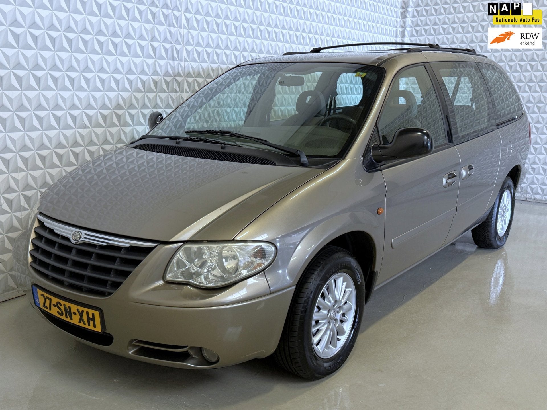 Chrysler Grand Voyager 3.3i V6 LX *Stow 'n Go* 186.000km (20, Auto's, Chrysler, 3301 cc, Gebruikt, Origineel Nederlands, Bedrijf