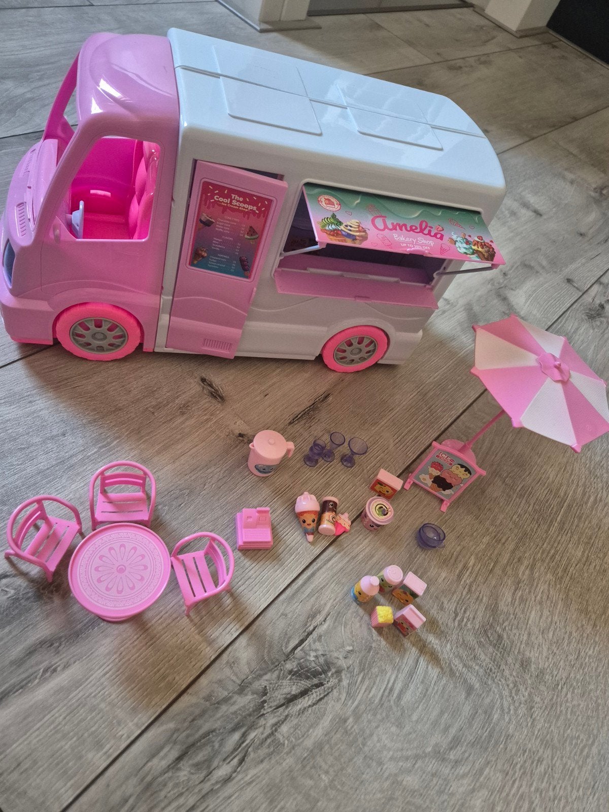 leuke ijs auto (voor poppen/barbie), Ophalen, Barbie