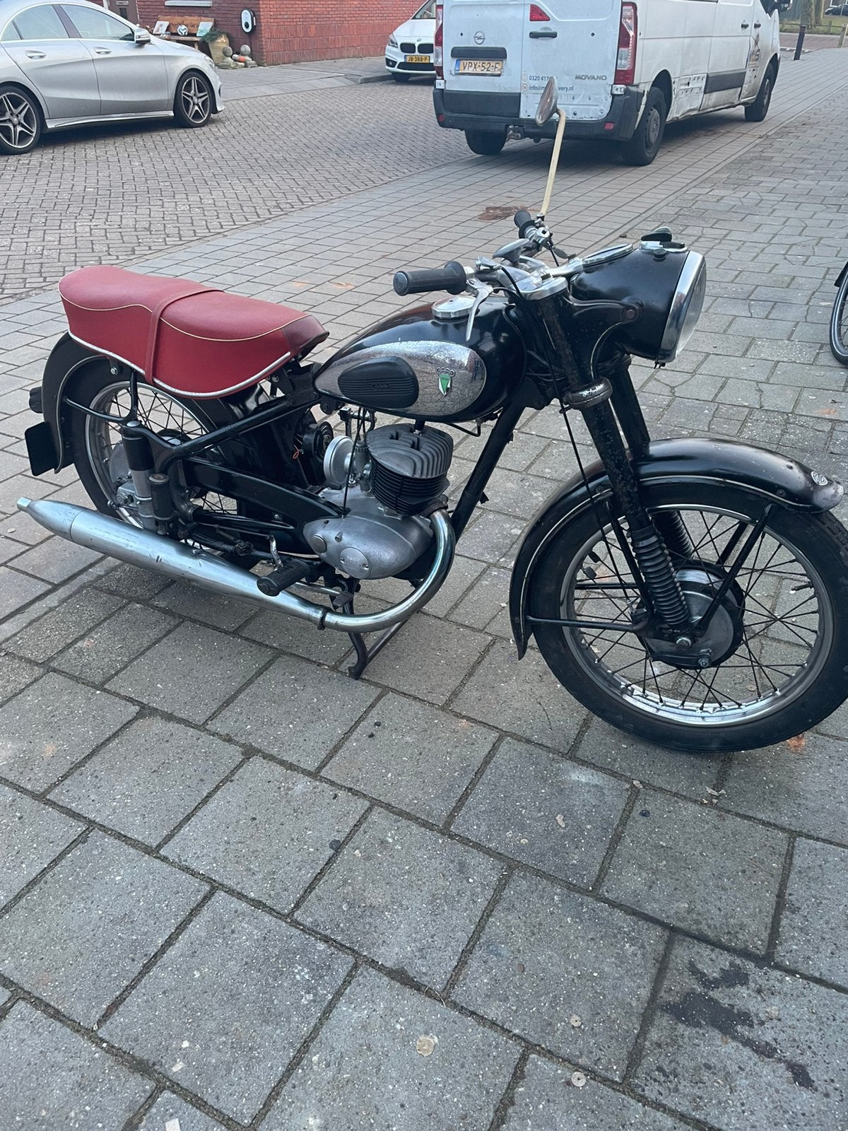 Te koop  oldtimer motoren merk Radex en DKW