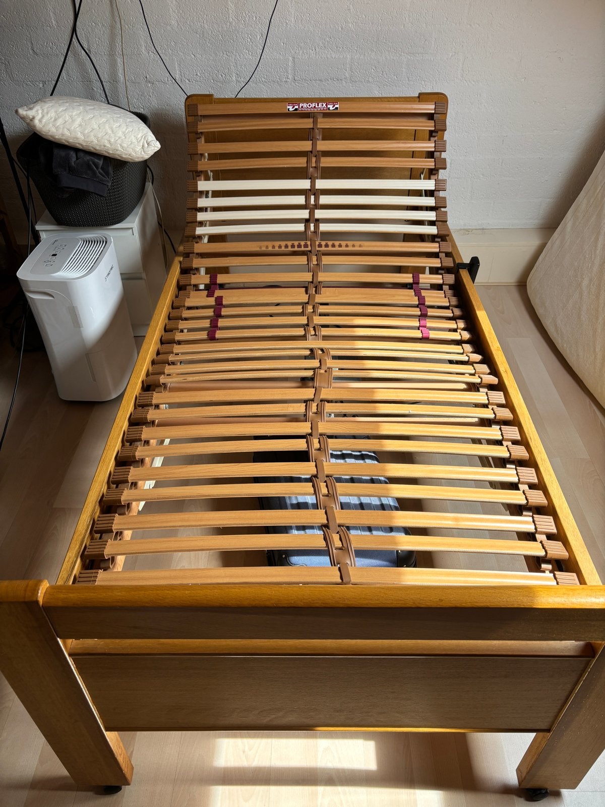 Seniorenbed met elektrisch verstelbare lattenbodem, Ophalen, 90 cm, Eenpersoons, Bruin