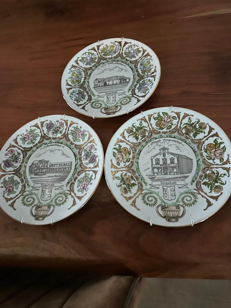 3 Simpelveld wandborden - De Witte Keizerin & Oude Jongenssc, Antiek en Kunst, Antiek | Wandborden en Tegels, Ophalen of Verzenden