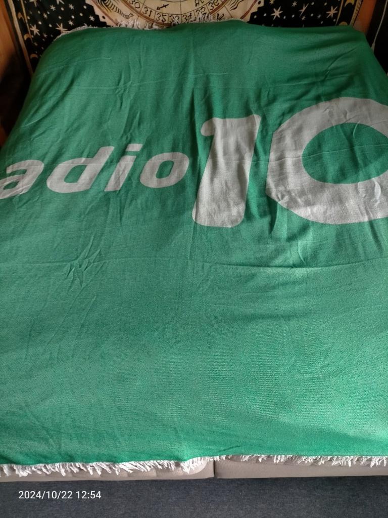 Radio 10 plaid/strandlaken, Huis en Inrichting, Woonaccessoires | Plaids en Woondekens, Ophalen of Verzenden, Zo goed als nieuw