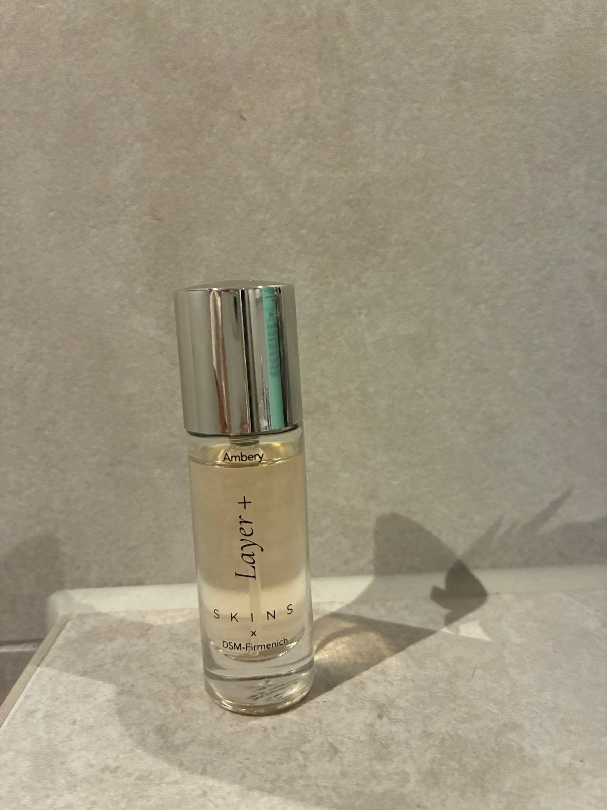 Layer+ Ambery Parfum - Skins x DSM-Firmenich, Ophalen of Verzenden, Zo goed als nieuw