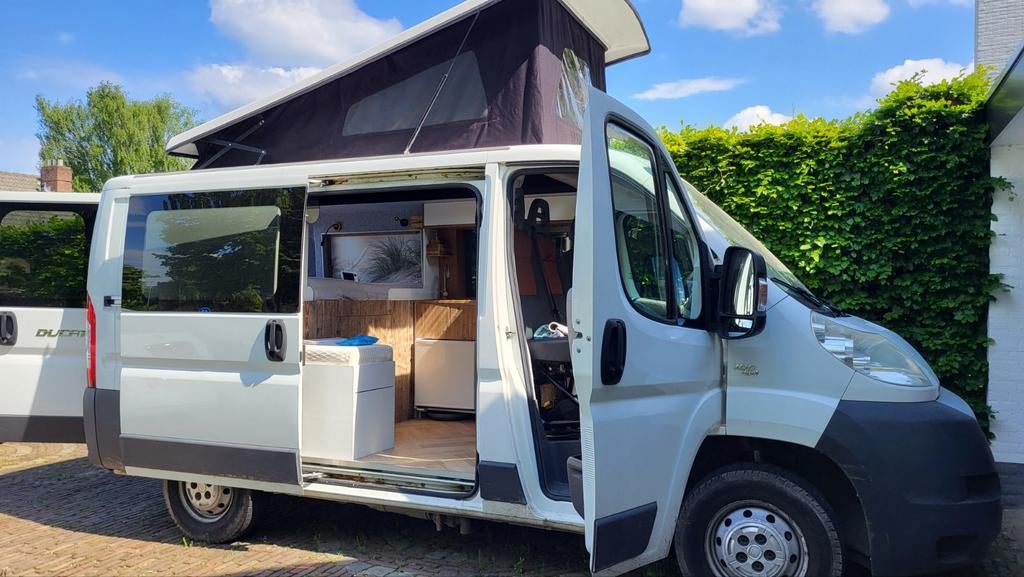 Caravans And Camping Compacte